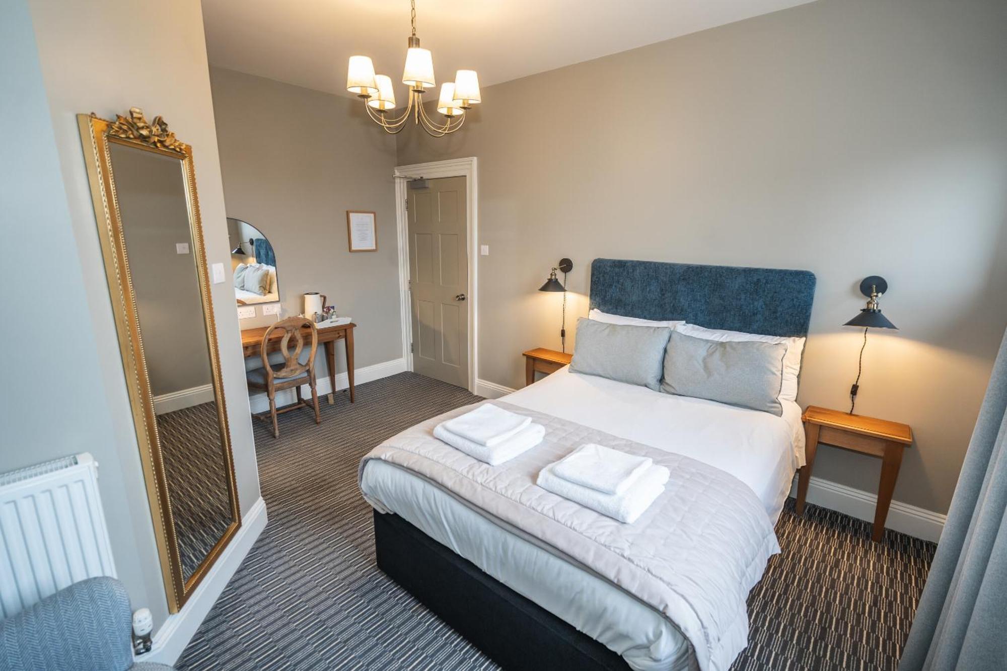 The Lazy Goose - Coffee House & Bedrooms Claypits Chambre photo