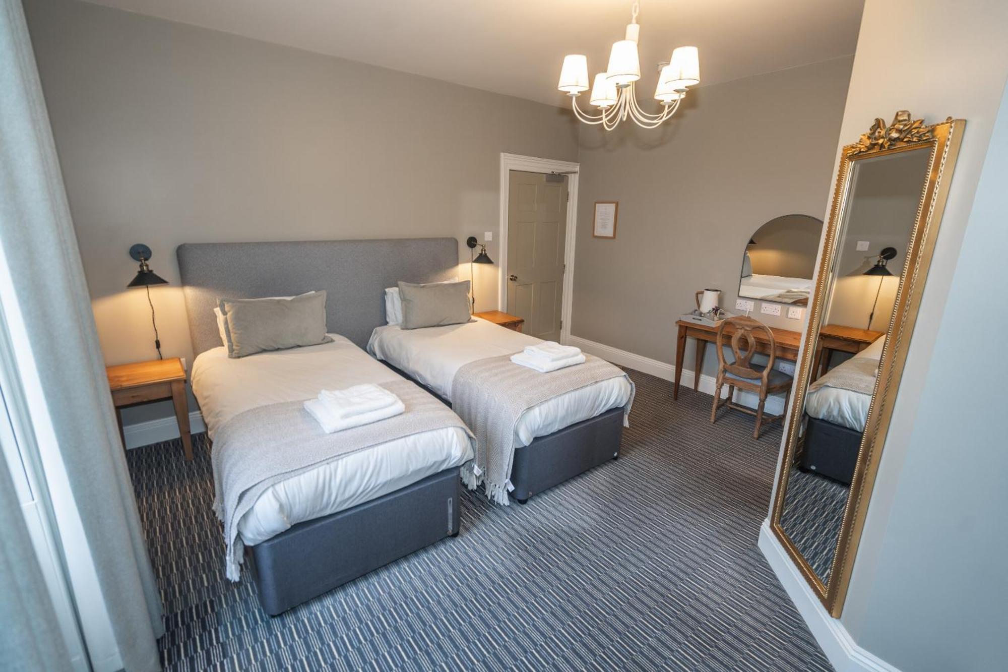 The Lazy Goose - Coffee House & Bedrooms Claypits Chambre photo